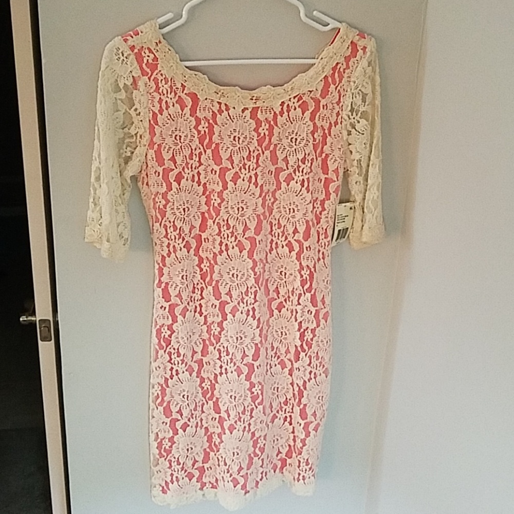 B. Smart Ivory and coral short dress size 6